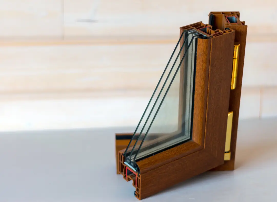 Installation de fenêtre en bois sur mesure Puget-Théniers